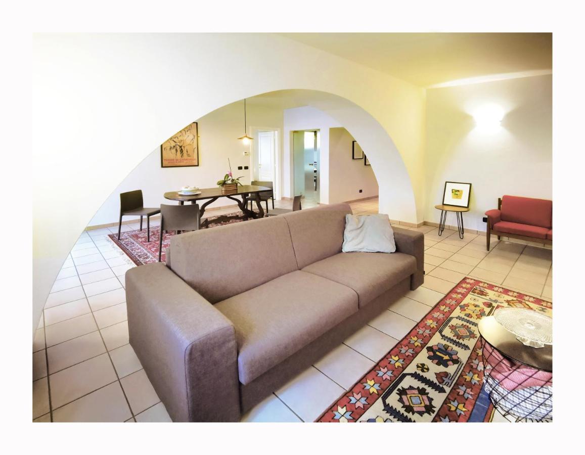 Due Dei Mille. Incantevole Casa In Centro Ad Alba ภายนอก รูปภาพ