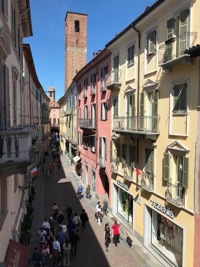 Due Dei Mille. Incantevole Casa In Centro Ad Alba ภายนอก รูปภาพ